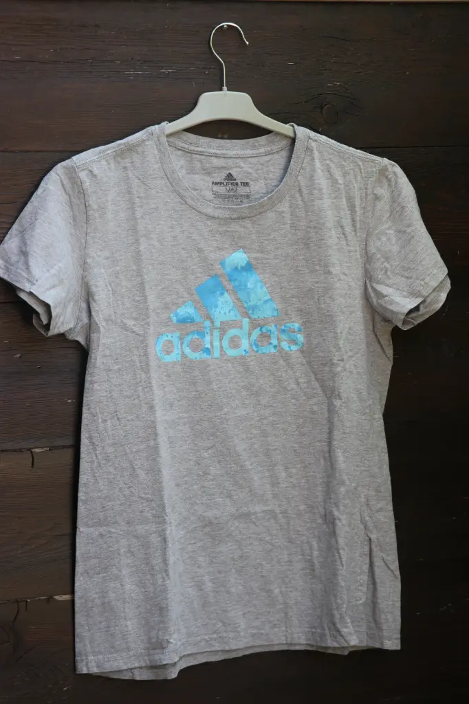 Tee Adidas