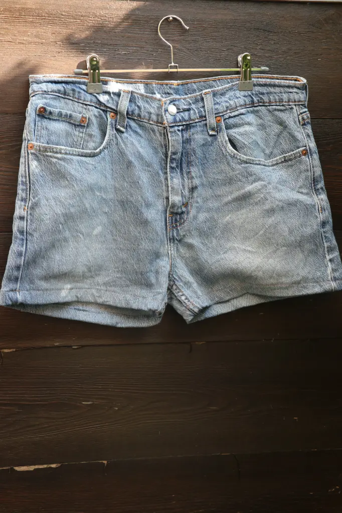 Short Levi's